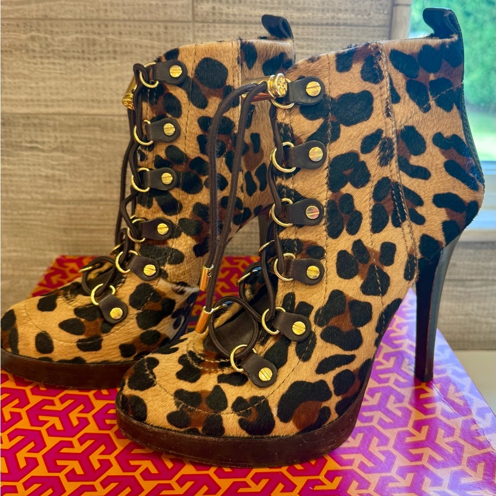 Authentic Tory Burch Halima Leopard Print Lace-Up Ankle Boots